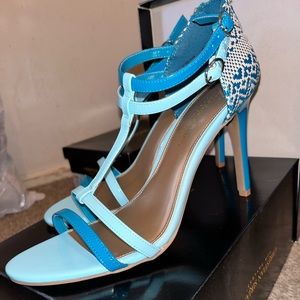 Blue patterned heels